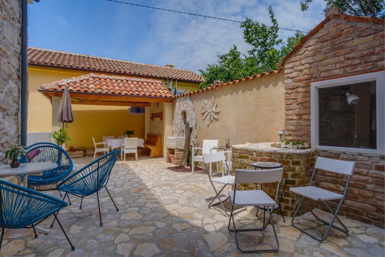 Mediterranes Ferienhaus M. Terrasse Veli Lošinj Zewnętrze zdjęcie
