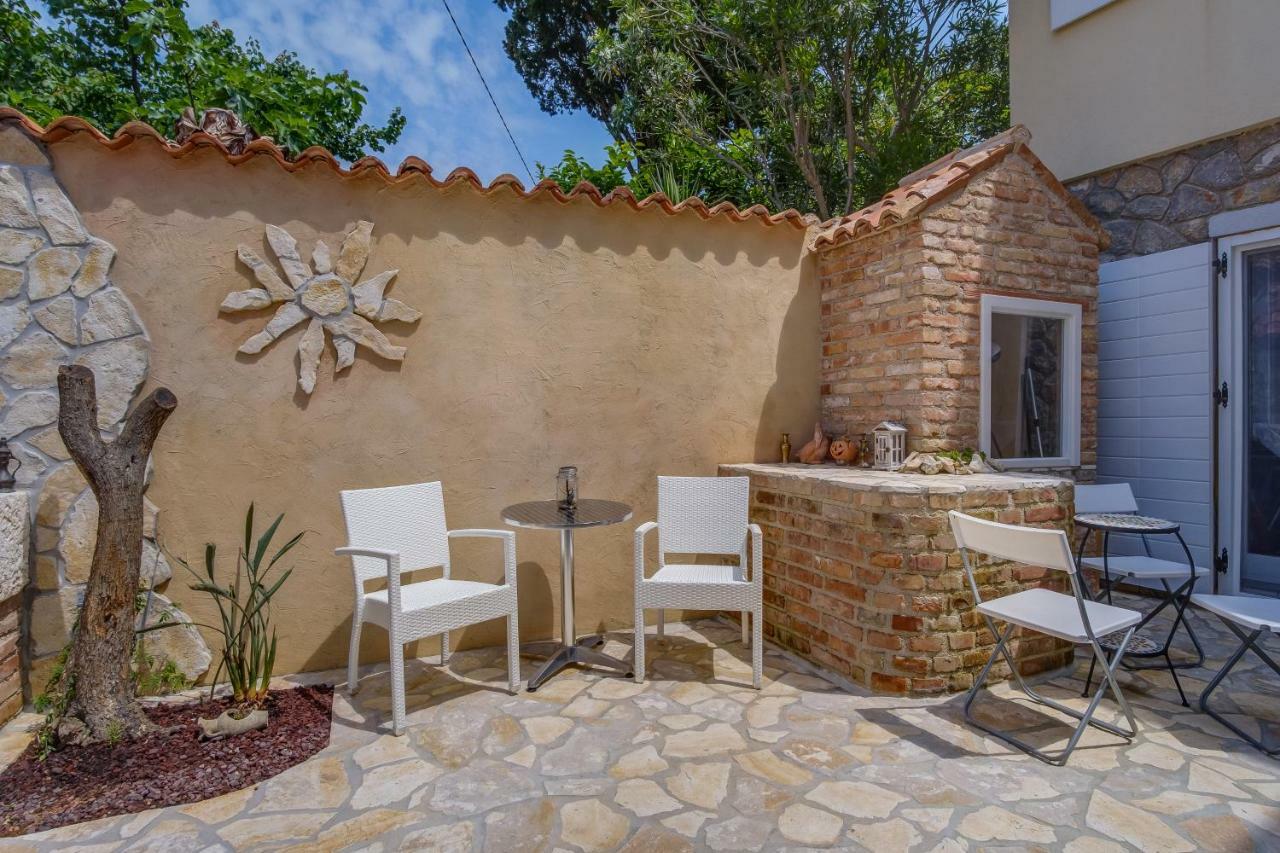 Mediterranes Ferienhaus M. Terrasse Veli Lošinj Zewnętrze zdjęcie