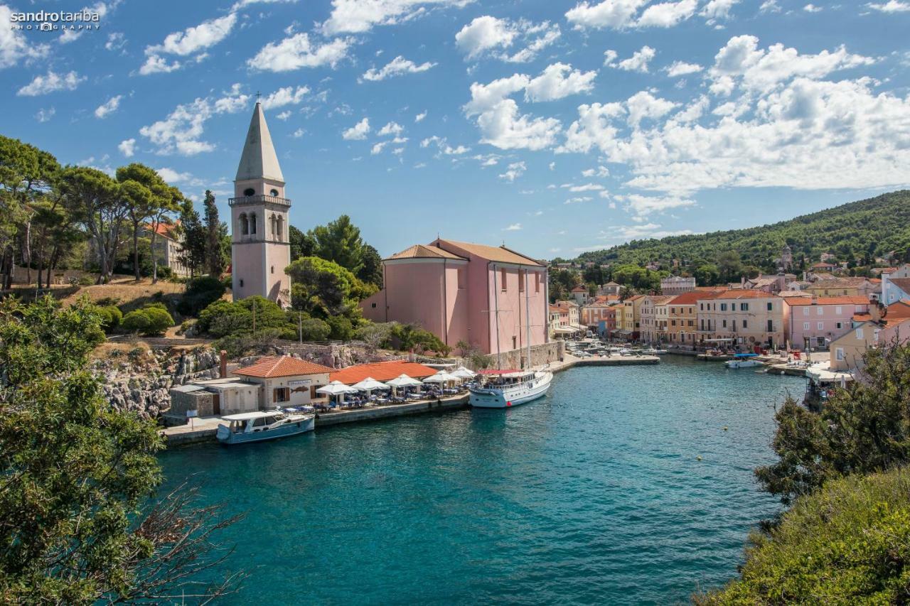 Mediterranes Ferienhaus M. Terrasse Veli Lošinj Zewnętrze zdjęcie
