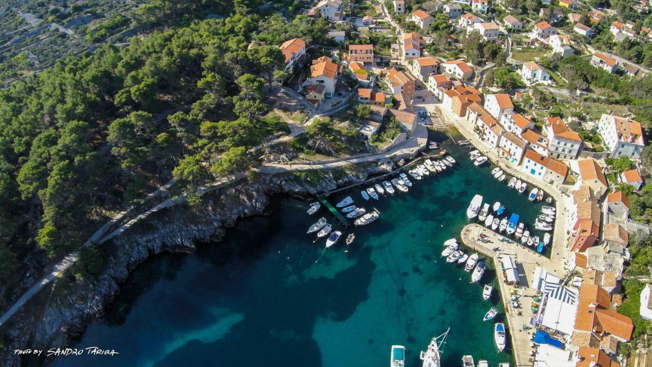 Mediterranes Ferienhaus M. Terrasse Veli Lošinj Zewnętrze zdjęcie